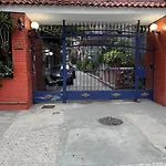 Linda Suite Com Banheiro,Em Casa De Vila