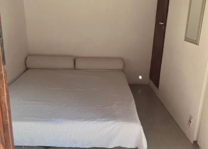 Linda Suite Com Banheiro,Em Casa De Vila