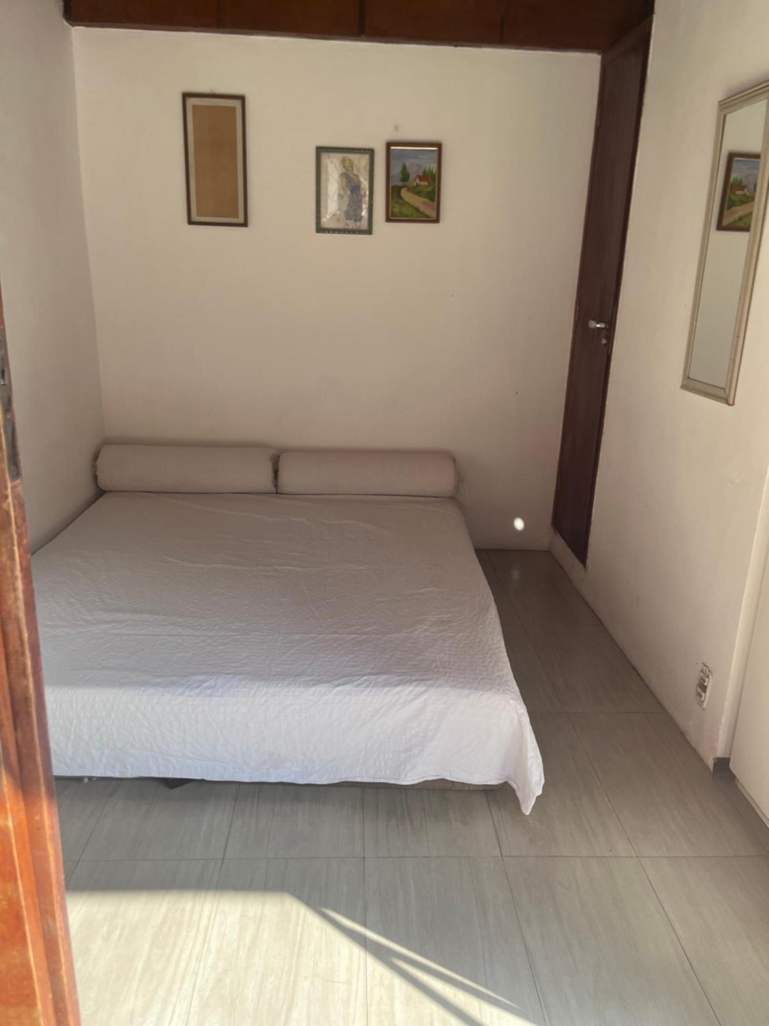 Hospedagem domiciliar Linda Com Banheiro,em Casa De *