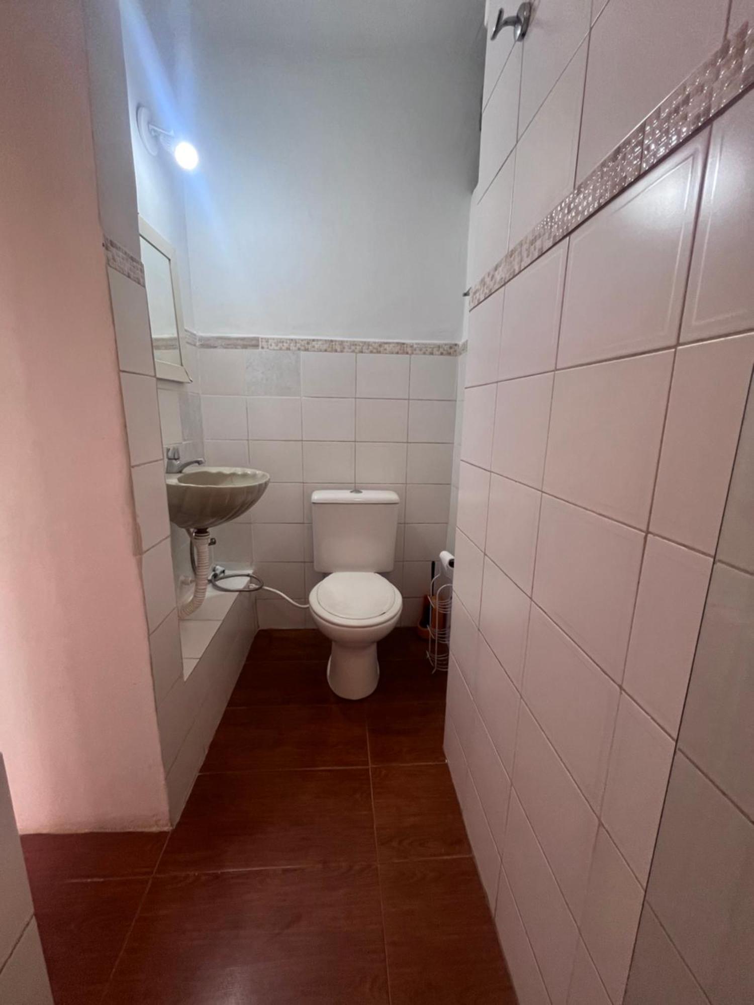 Linda Com Banheiro,em Casa De Hospedagem domiciliar Rio de Janeiro